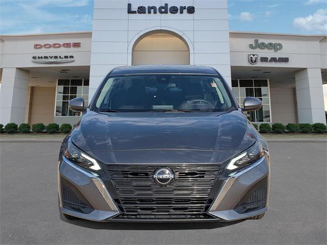 2023 Nissan Altima SV FWD