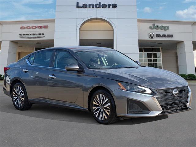 2023 Nissan Altima SV FWD