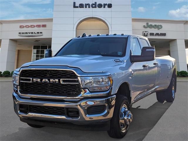 2024 RAM 3500 Tradesman Crew Cab 4x4 8 Box 2024 RAM 3500 Tradesman Crew Cab 4x4 8 Box