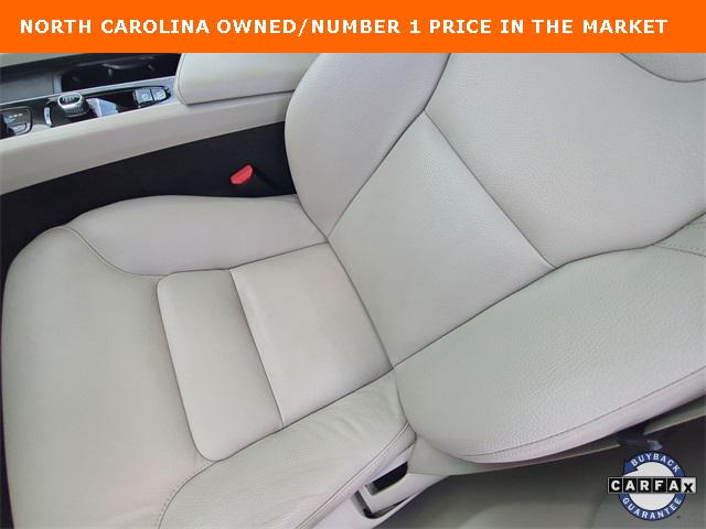 2022 Volvo XC60 B5 Momentum 2022 Volvo XC60 B5 Momentum