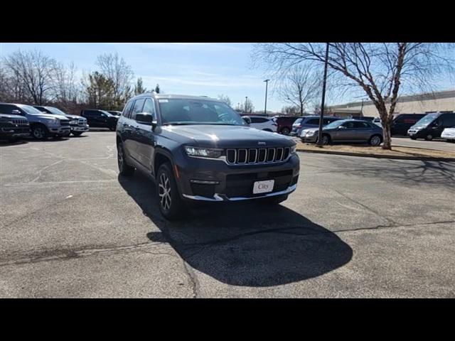 2025 Jeep Grand Cherokee GRAND CHEROKEE L LIMITED 4X4