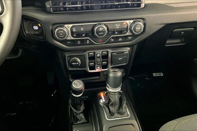 2025 Jeep Wrangler 4-Door Summit 4x4