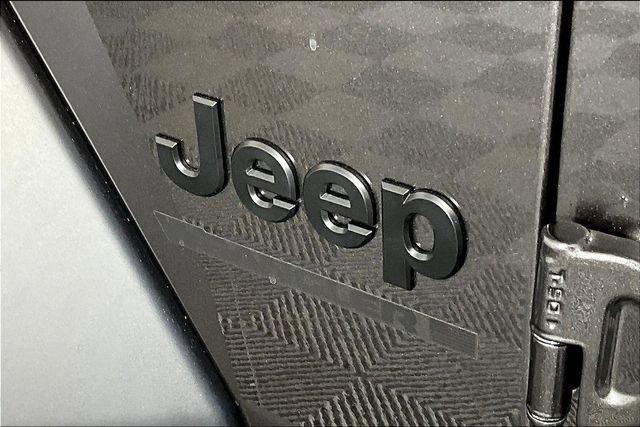 2025 Jeep Wrangler 4-Door Summit 4x4