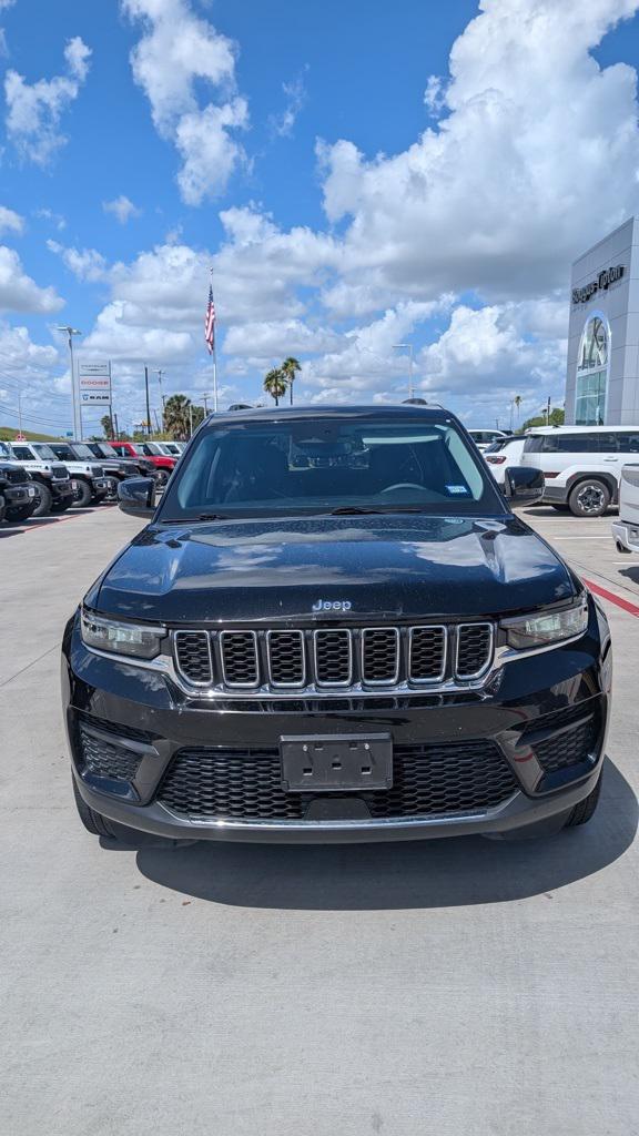 2023 Jeep Grand Cherokee Laredo 4x2