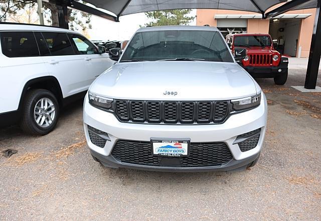 2025 Jeep Grand Cherokee GRAND CHEROKEE ALTITUDE 4X4 2025 Jeep Grand Cherokee GRAND CHEROKEE ALTITUDE 4X4