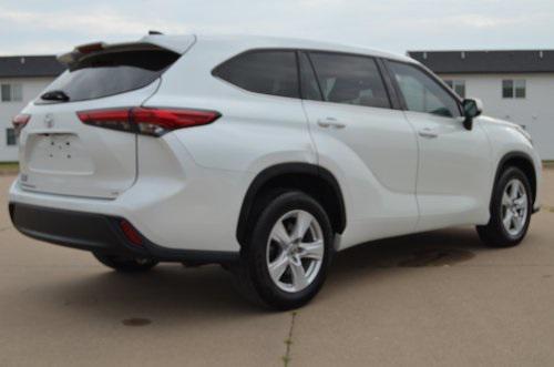 2022 Toyota Highlander LE