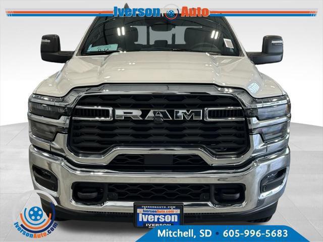 2026 RAM Ram 3500 RAM 3500 TRADESMAN CREW CAB 4X4 64 BOX