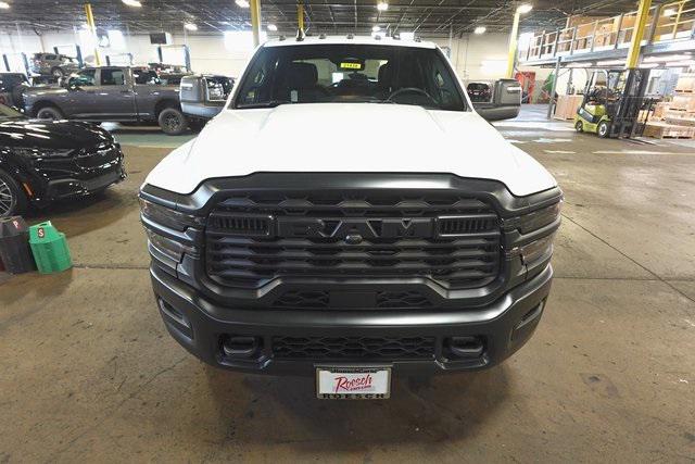 2025 RAM Ram 3500 Chassis Cab RAM 3500 TRADESMAN CREW CAB CHASSIS 4X4 60 CA