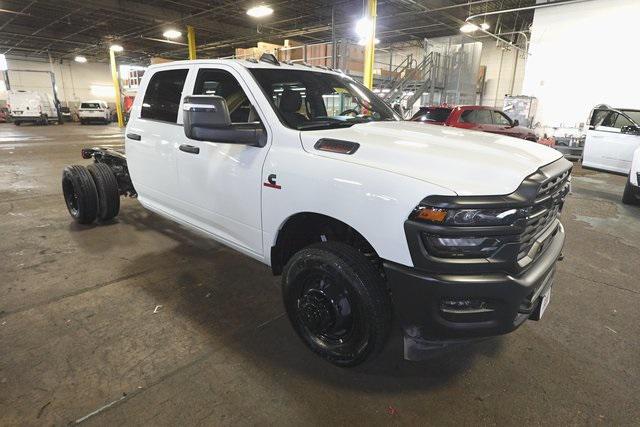 2026 RAM Ram 3500 Chassis Cab RAM 3500 TRADESMAN CREW CAB CHASSIS 4X4 60 CA