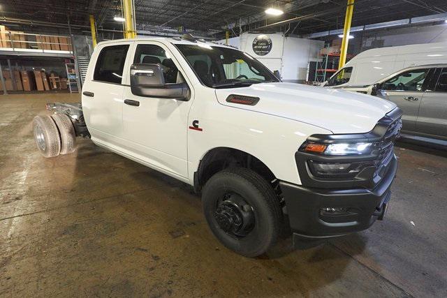 2026 RAM Ram 3500 Chassis Cab RAM 3500 TRADESMAN CREW CAB CHASSIS 4X4 60 CA