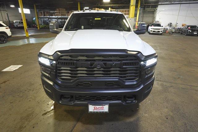 2026 RAM Ram 3500 Chassis Cab RAM 3500 TRADESMAN CREW CAB CHASSIS 4X4 60 CA