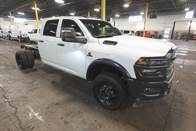 2026 RAM Ram 3500 Chassis Cab RAM 3500 TRADESMAN CREW CAB CHASSIS 4X4 60 CA
