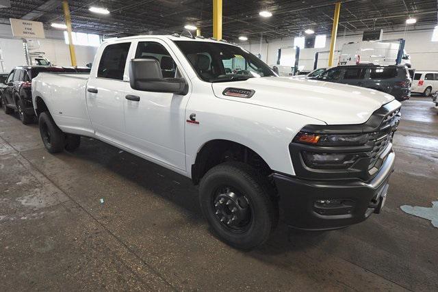 2025 RAM Ram 3500 RAM 3500 TRADESMAN CREW CAB 4X4 8 BOX