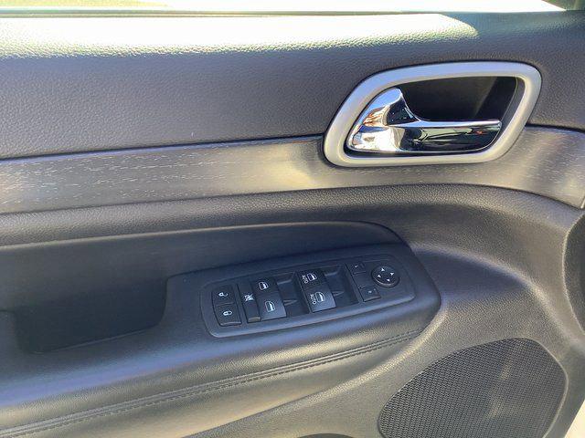 2018 Jeep Grand Cherokee Laredo 4x2