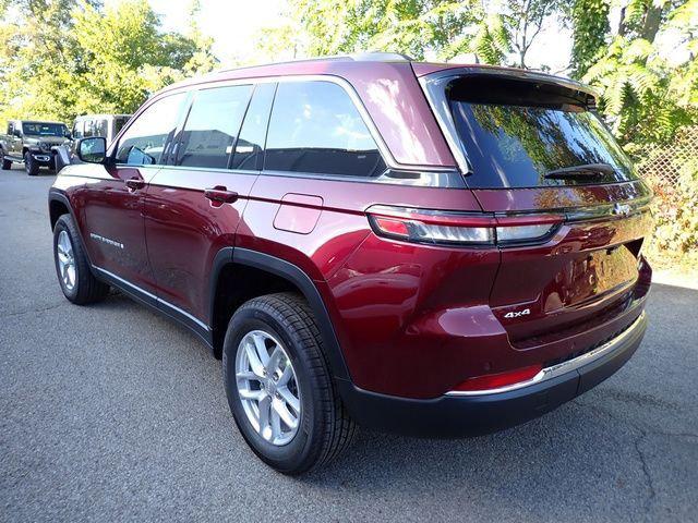 2025 Jeep Grand Cherokee GRAND CHEROKEE LAREDO X 4X4