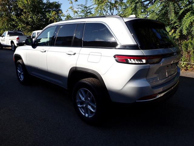 2025 Jeep Grand Cherokee GRAND CHEROKEE LAREDO X 4X4