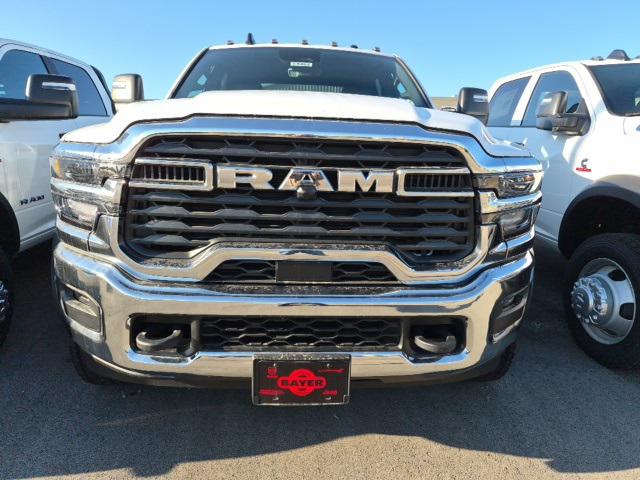 2025 RAM Ram 5500 Chassis Cab RAM 5500 TRADESMAN CHASSIS CREW CAB 4X4 84 CA
