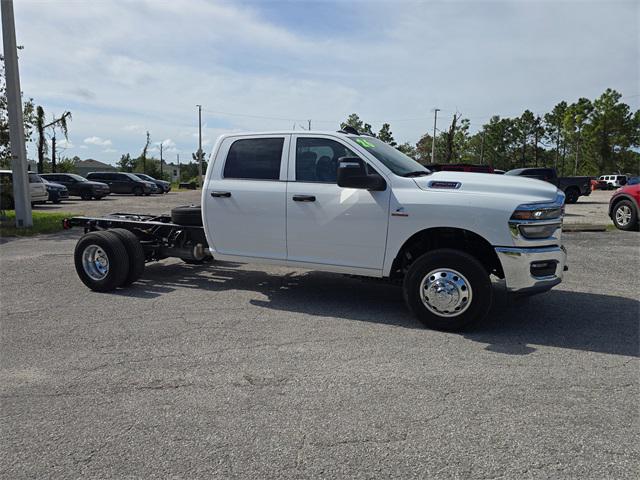 2026 RAM Ram 3500 Chassis Cab RAM 3500 TRADESMAN CREW CAB CHASSIS 4X4 60 CA 2026 RAM Ram 3500 Chassis Cab RAM 3500 TRADESMAN CREW CAB CHASSIS 4X4 60 CA
