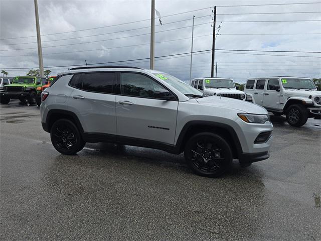 2025 Jeep Compass COMPASS LATITUDE 4X4
