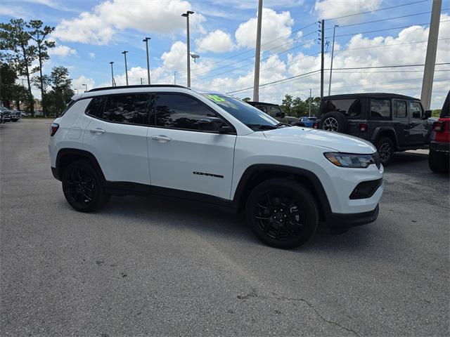 2025 Jeep Compass COMPASS LATITUDE 4X4