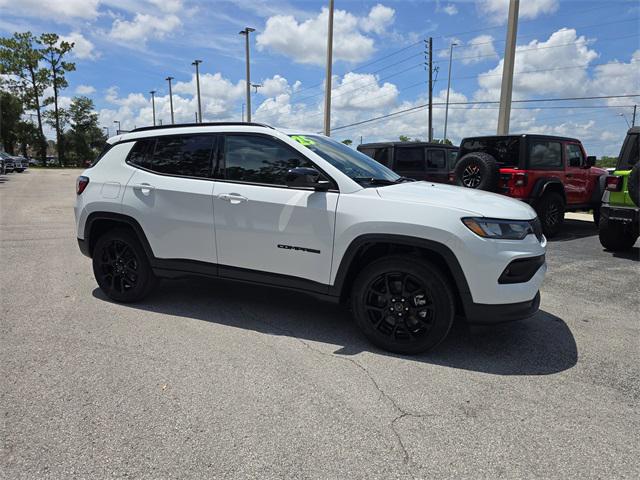 2025 Jeep Compass COMPASS LATITUDE 4X4