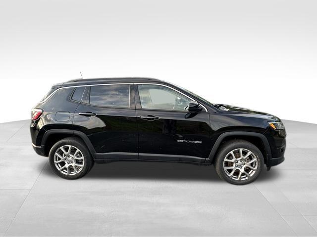 2022 Jeep Compass Latitude Lux 4x4