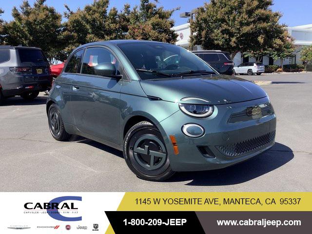 2025 Fiat FIAT 500e GIORGIO ARMANI Collectors Edition 2025 Fiat FIAT 500e GIORGIO ARMANI Collectors Edition