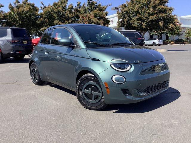 2025 Fiat FIAT 500e GIORGIO ARMANI Collectors Edition 2025 Fiat FIAT 500e GIORGIO ARMANI Collectors Edition