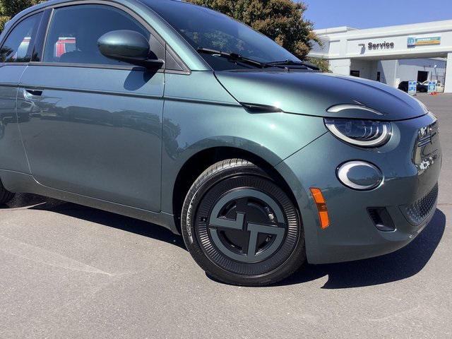 2025 Fiat FIAT 500e GIORGIO ARMANI Collectors Edition 2025 Fiat FIAT 500e GIORGIO ARMANI Collectors Edition