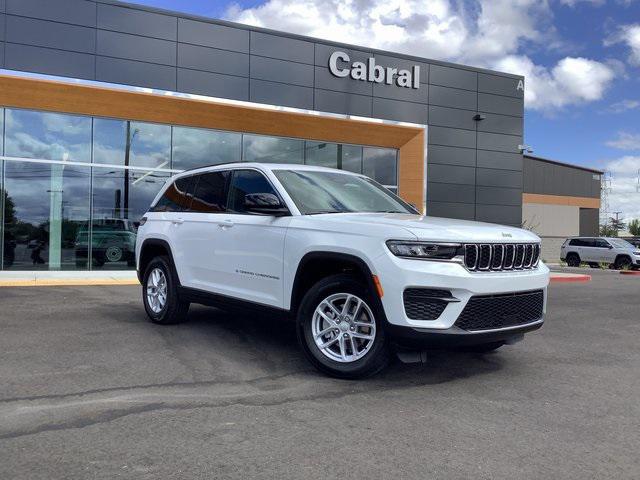 2025 Jeep Grand Cherokee GRAND CHEROKEE LAREDO X 4X4
