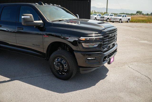 2025 RAM Ram 3500 RAM 3500 LARAMIE MEGA CAB 4X4 64 BOX