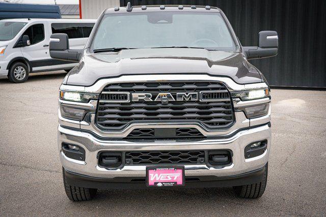 2025 RAM Ram 3500 RAM 3500 TRADESMAN CREW CAB 4X4 64 BOX