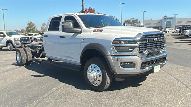 2026 RAM Ram 5500 Chassis Cab RAM 5500 TRADESMAN CHASSIS CREW CAB 4X4 84 CA 2026 RAM Ram 5500 Chassis Cab RAM 5500 TRADESMAN CHASSIS CREW CAB 4X4 84 CA