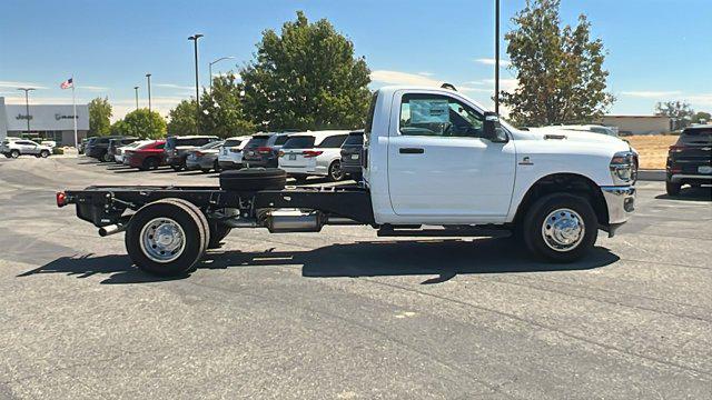 2026 RAM Ram 3500 Chassis Cab RAM 3500 TRADESMAN CHASSIS REGULAR CAB 4X4 84 CA