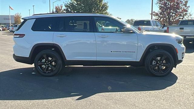 2025 Jeep Grand Cherokee GRAND CHEROKEE L ALTITUDE 4X2 2025 Jeep Grand Cherokee GRAND CHEROKEE L ALTITUDE 4X2