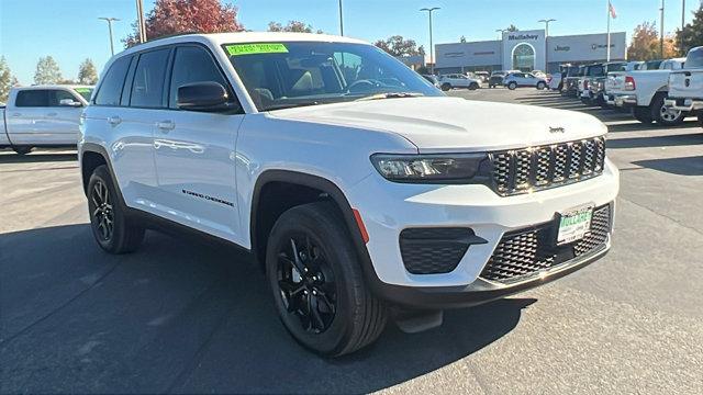 2025 Jeep Grand Cherokee GRAND CHEROKEE ALTITUDE 4X4 2025 Jeep Grand Cherokee GRAND CHEROKEE ALTITUDE 4X4