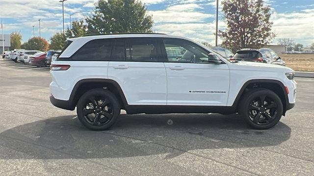 2025 Jeep Grand Cherokee GRAND CHEROKEE ALTITUDE 4X4 2025 Jeep Grand Cherokee GRAND CHEROKEE ALTITUDE 4X4