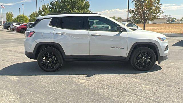 2025 Jeep Compass COMPASS LATITUDE 4X4