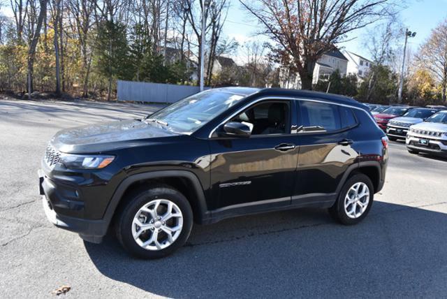 2024 Jeep Compass COMPASS LATITUDE 4X4