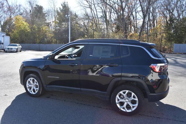 2024 Jeep Compass COMPASS LATITUDE 4X4