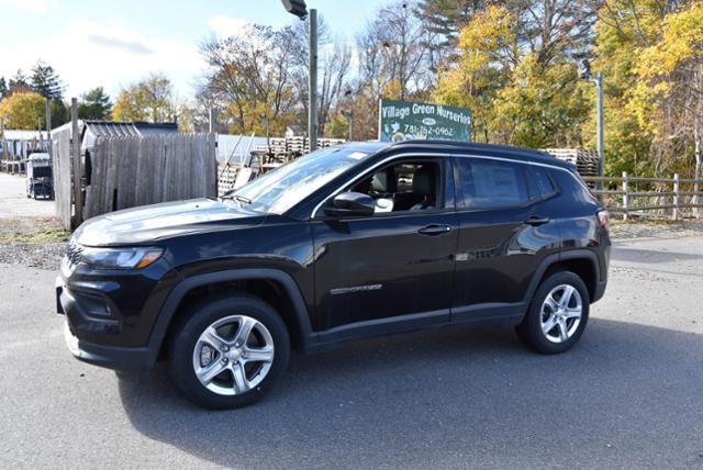 2024 Jeep Compass COMPASS LATITUDE 4X4