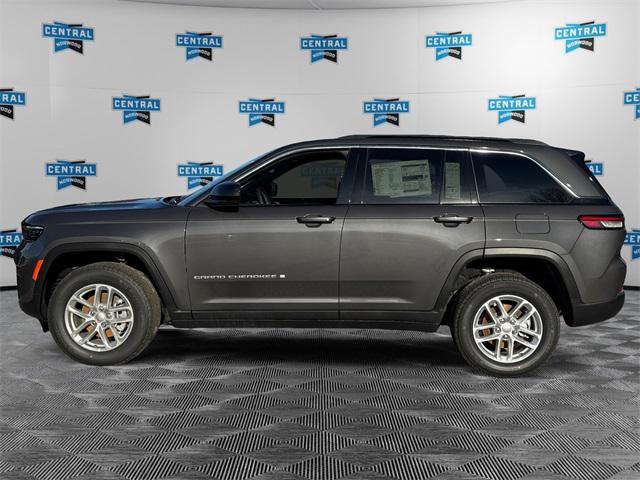 2025 Jeep Grand Cherokee GRAND CHEROKEE LAREDO X 4X4
