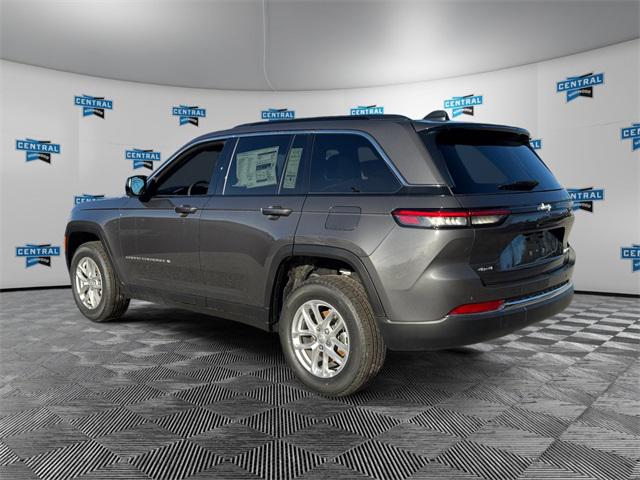 2025 Jeep Grand Cherokee GRAND CHEROKEE LAREDO X 4X4