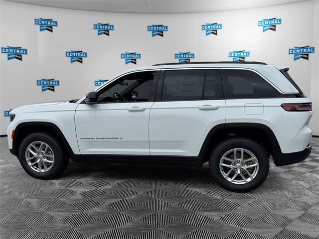 2025 Jeep Grand Cherokee GRAND CHEROKEE LAREDO X 4X4