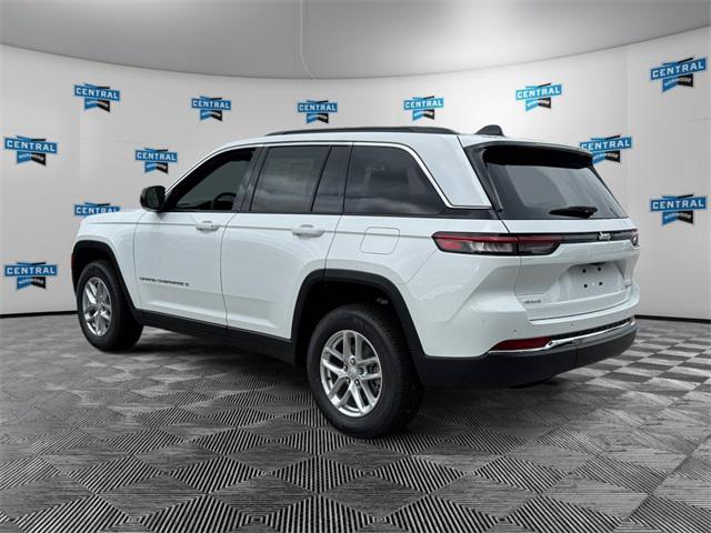 2025 Jeep Grand Cherokee GRAND CHEROKEE LAREDO X 4X4