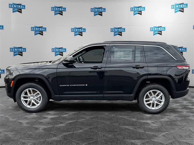 2025 Jeep Grand Cherokee GRAND CHEROKEE LAREDO X 4X4