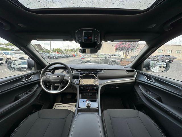2025 Jeep Grand Cherokee GRAND CHEROKEE L LAREDO X 4X4