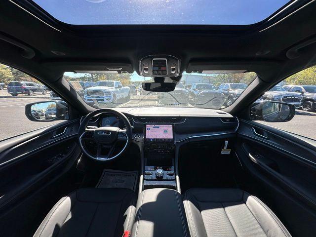 2025 Jeep Grand Cherokee GRAND CHEROKEE OVERLAND 4X4