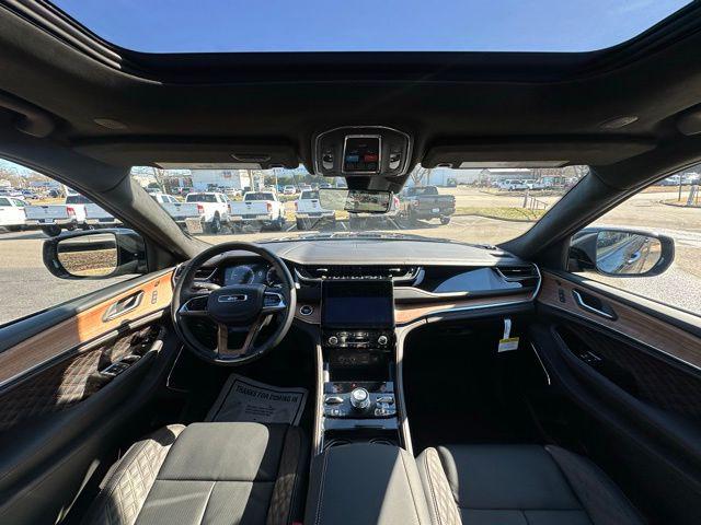 2025 Jeep Grand Cherokee GRAND CHEROKEE SUMMIT RESERVE 4X4
