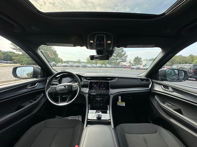 2025 Jeep Grand Cherokee GRAND CHEROKEE LAREDO X 4X4 2025 Jeep Grand Cherokee GRAND CHEROKEE LAREDO X 4X4